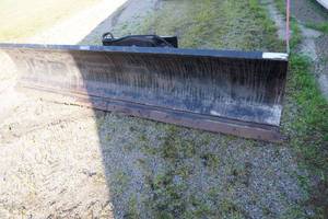 lot 51 image: Rhino 12 blade w skidsteer attachment