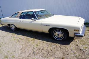 lot 93 image: 1976 Buick LaSabre Custom Two door Odometer reads 11,XXX, true mileage unknown