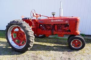 lot 3 image: Farmall H NF 11.2 x 24 rears 4 x 15 fronts, rear weights