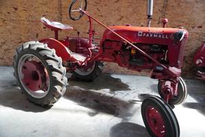 lot 11 image: Farmall Cub WF Rear weights 6 x 24 rears currently non-running-engine locked