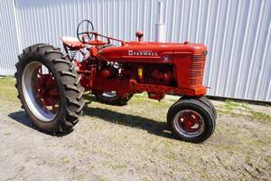 lot 14 image: Farmall H NF VIN 114315