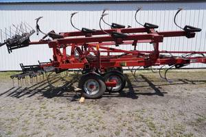lot 34 image: Case IH 4300 15 Field Culivator with Mulcher w folding wings
