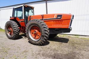 lot 20 image: 3588 IH w Cab 5881 22 articulated tractor