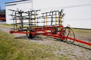 lot 35 image: Pepin 4 section spike narrow on transport 22