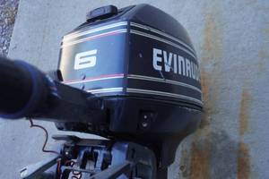lot 108 image: Evinrude 6 HP Outboard boat motor, ran last fall, currently does not start