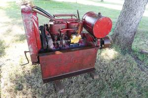lot 47 image: Power plant with belt pulley on stand-hand crank&nbsp
