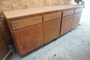 lot 138 image: Cabinet-8 x 24 x 36 tall-4 doors & 4 drawers