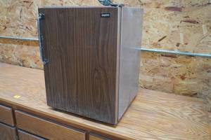 lot 144 image: Sanyo shop fridge