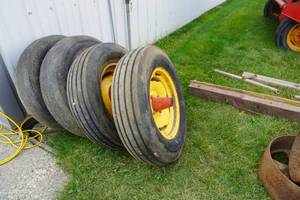 lot 160 image: 4 Gehl wheels-2 good and 2 not so good