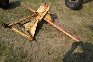 lot 64 image: Ford 7 3 pt rear blade