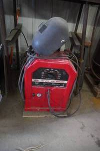 lot 181 image: Lincoln AC 225 Arc Welder