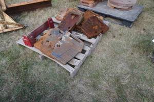 lot 80 image: Front mount rack and Eight black suitcase weights
