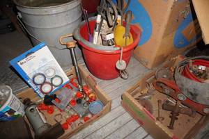 lot 217 image: Misc hitch, hydraulic jack, plastic plugs