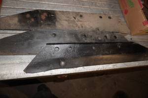 lot 218 image: Five new plow shears for Case IH