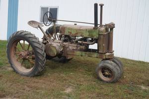 lot 171 image: John Deere Model A  wBrass Carb, Cut Off Flat Spoke, not stuck