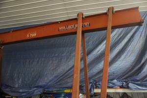 lot 365 image: Heavy Duty 5 Ton A frame on casters-No chain hoists
