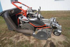 lot 158 image: Altoz XC 6102 Mower with triple bagger and mulch door