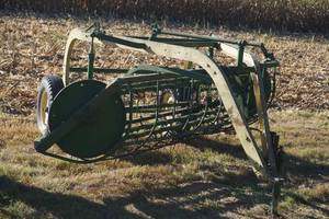 lot 183 image: John Deere Model 894 Four bar rake