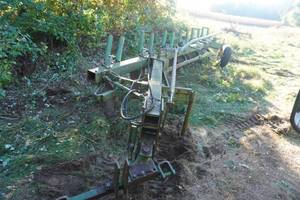 lot 193 image: John Deere 2500 Six Bottom moboard plow