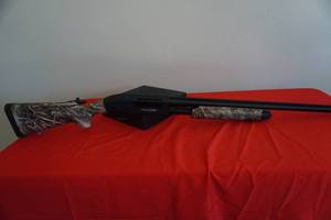 lot 3 image: Weatherby 12 ga pump shotgun