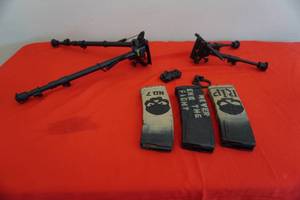 lot 31 image: Three magazines 5.56 x 45, Two stands