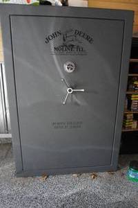 lot 30 image: Liberty John Deere Gun Safe Model D 48