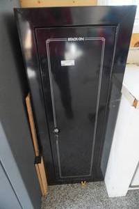 lot 50 image: Stack On Gun cabinet w ammo shelves