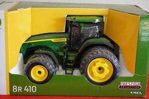 lot 67 image: 8R 410 Tractor Prestige Collection in box
