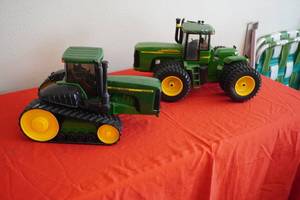 lot 91 image: John Deere 9620 & 9300T Tractors 116 scale
