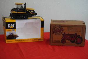 lot 102 image: Cat 95 E & Farmall F-20 tractors 116 scale