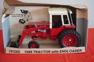 lot 105 image: IH 1586 with loader tractor 116th scale