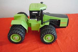 lot 124 image: Steiger CP 1400 Panther II wtriples