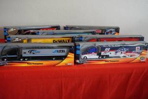 lot 138 image: Seven Hot Wheels Trailer rigs