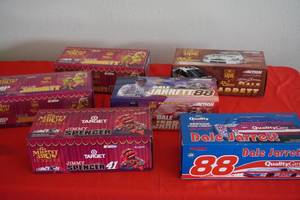 lot 139 image: Six NASCAR 124th scale model cars