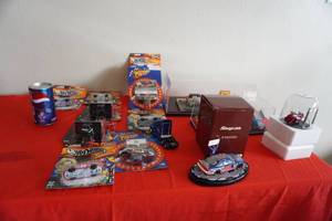 lot 143 image: Die Cast and Hot Wheel Collector Cars