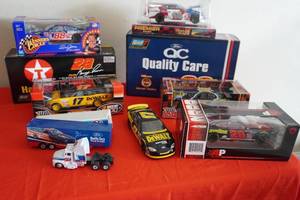 lot 146 image: Seven Cars and misc trucks