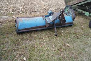 lot 184 image: Ford 7 3 pt rear rotary mower