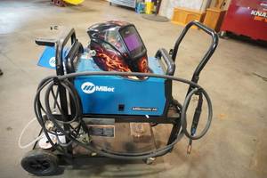 lot 273 image: Miller Matic 141 Wirefeed welder wauto helmet