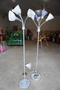 lot 289 image: Two floor lamps and desk lamp