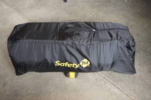 lot 314 image: Safety 1st Pack and Play