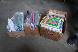 lot 320 image: Coloring Books, kits, Activitiey books