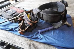 lot 340 image: Craftsman Tool bag, Tool belt, hammer & wrench