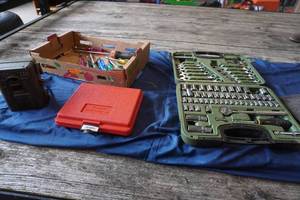 lot 343 image: Snap On Impact driver set, Trail Cam, tools
