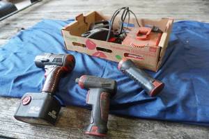 lot 344 image: Snap On 14.4 38 impact, flashlight, chargers