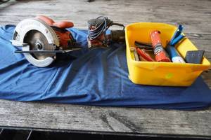 lot 346 image: B & D  Skill Saw 7 14 Sander 2 Caulking guns