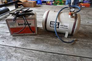 lot 348 image: Schauer Quick Charger Model F5612, Tool Shop Air tank