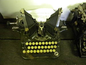 lot 6 image: Oliver # 5 Visible Typewriter