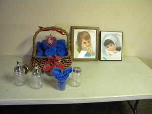 lot 11 image: Bathroom set & Northern Tissue