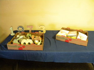 lot 15 image: Party Garlands & Wood numbers