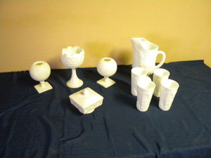 lot 29 image: Milk glass Pitcher, glasses, vases